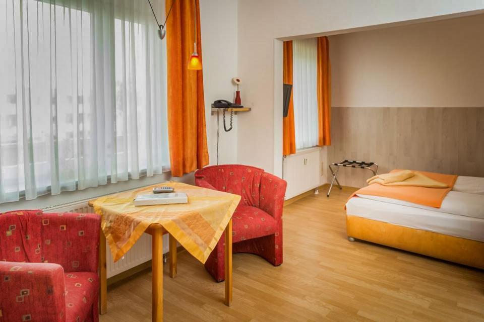 H&H Studio-Apartment Im Stadtteil Ostseeviertel Jedes Apartment Mit Kuechenzeilen - Fahrstuhl Und 24H Check In Greifswald Buitenkant foto
